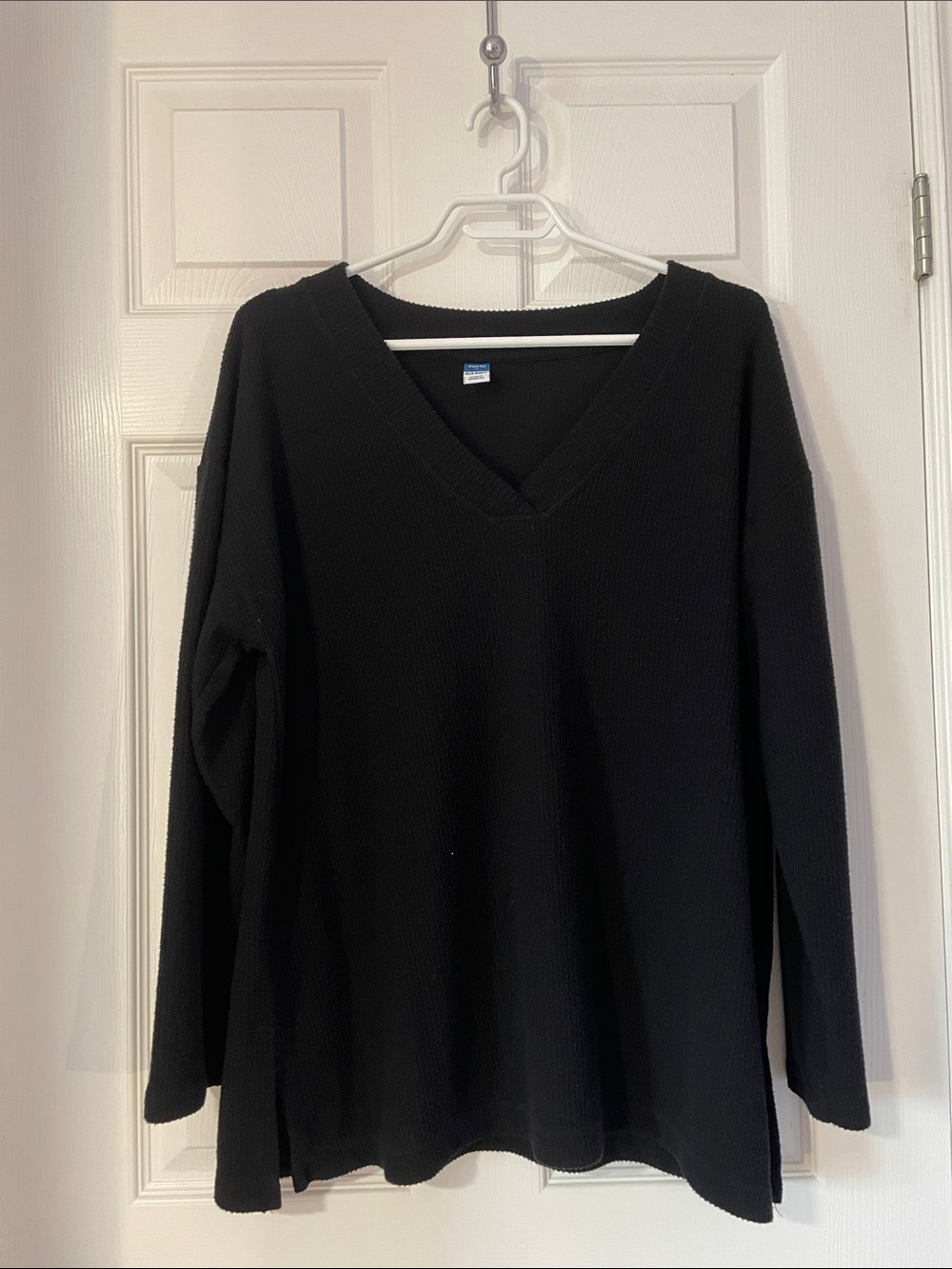 Old Navy Black V-Neck Ribbed Pullover Sweater